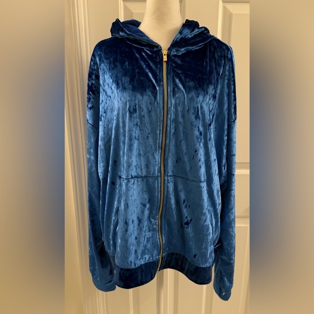 NWT Fabletics Women's Crushed Velour Zip Up Hoodie Blue Size 1X Leisurewear